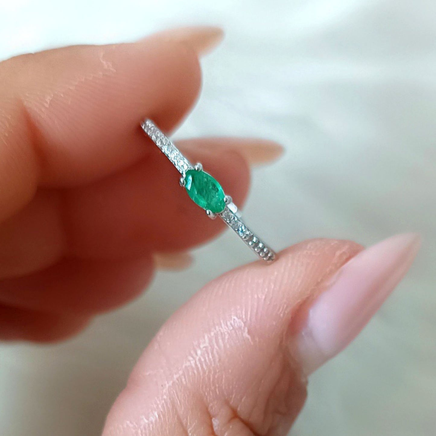 ANELLO REGOLABILE IN SMERALDO e ARGENTO